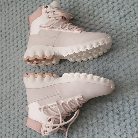 NEW Timberland Women's Waterproof Boots Blush Pink & White - Picture 6 of 10